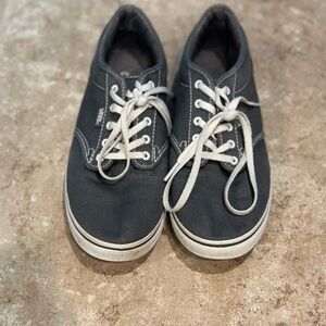 Vans Atwood Low skate shoes. Gray size 9.5.